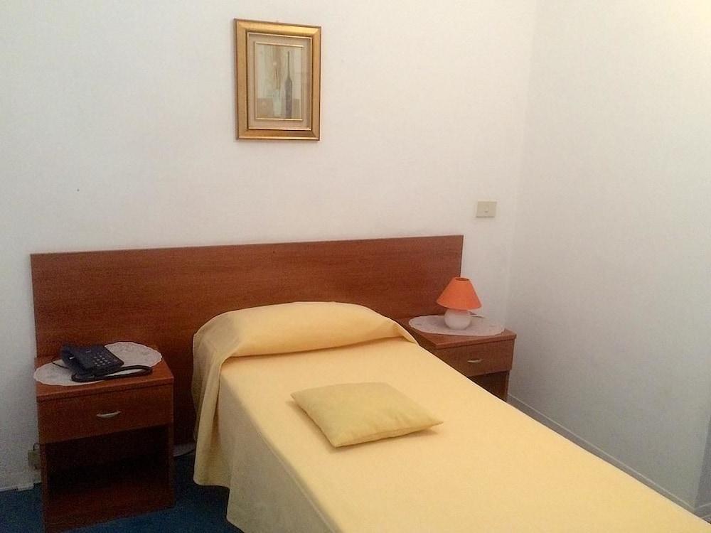 Albergo San Carlo Massa  Exteriér fotografie